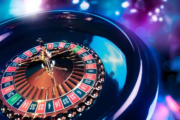 Live dealer playing blackjack on mobile